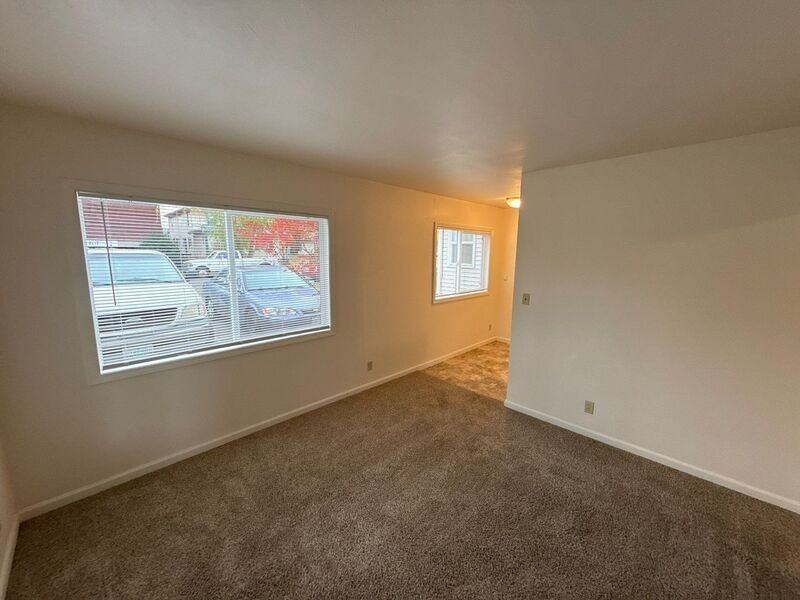 1145 Saginaw St S - Photo 2 of 16