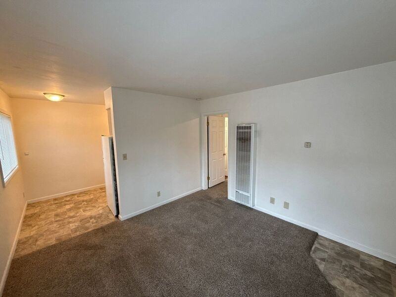 1145 Saginaw St S - Photo 3 of 16