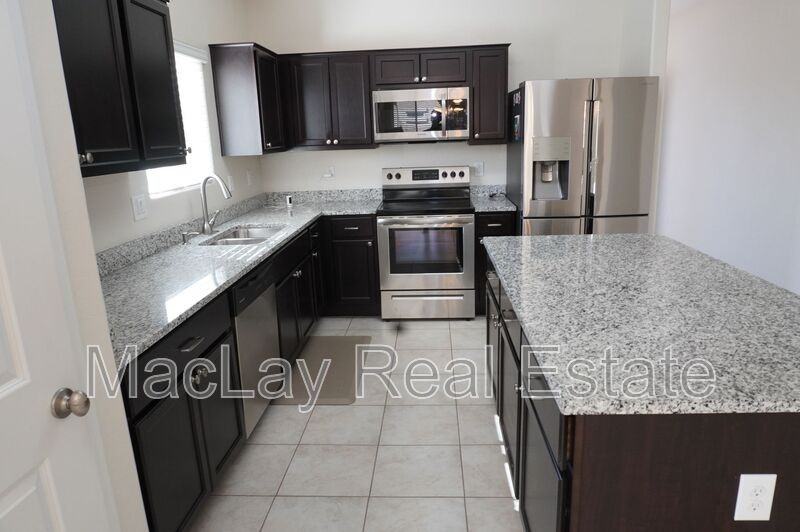 2198 N St Bonita Ln - Photo 2 of 29