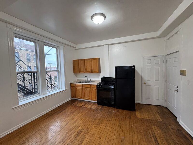 1924 South Throop Street #3 - Photo 2 of 10