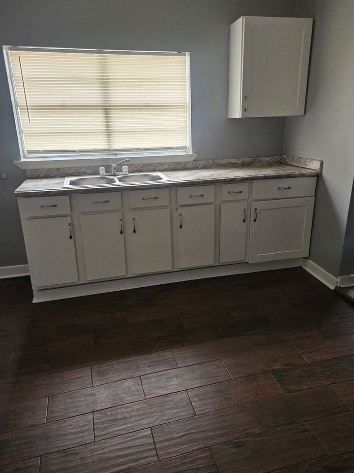 1612 May St - Photo 3 of 14