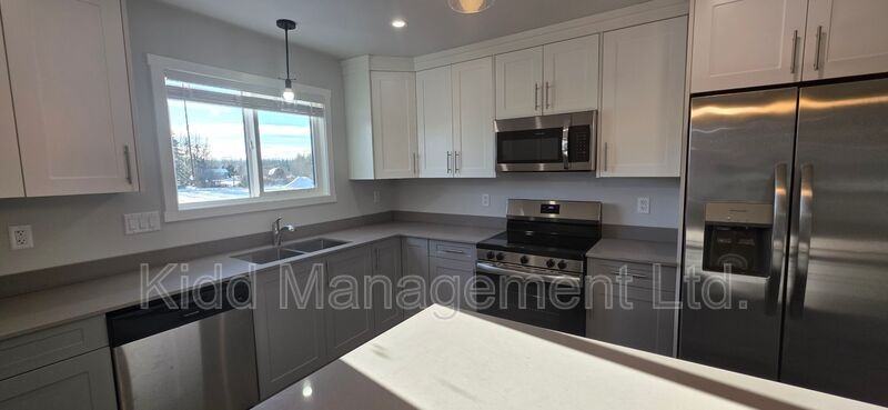 5563 Kidd Pl #A - Photo 3 of 9