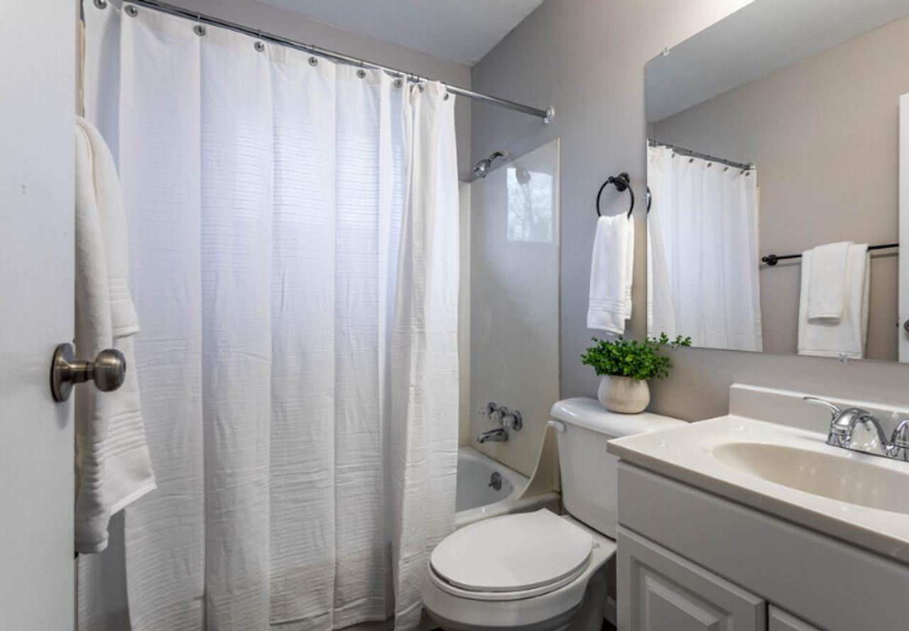 Highland Terrace Apartments - Photo 4 of 6