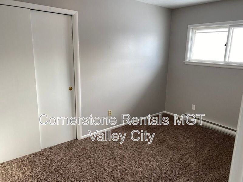 827 3rd Street Southwest - Photo 5 of 10