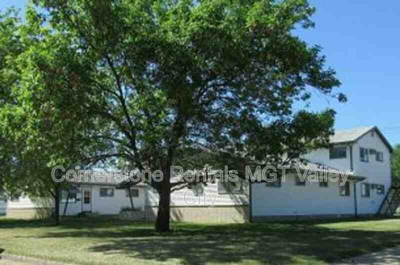 827 3rd Street Southwest - Photo 6 of 10