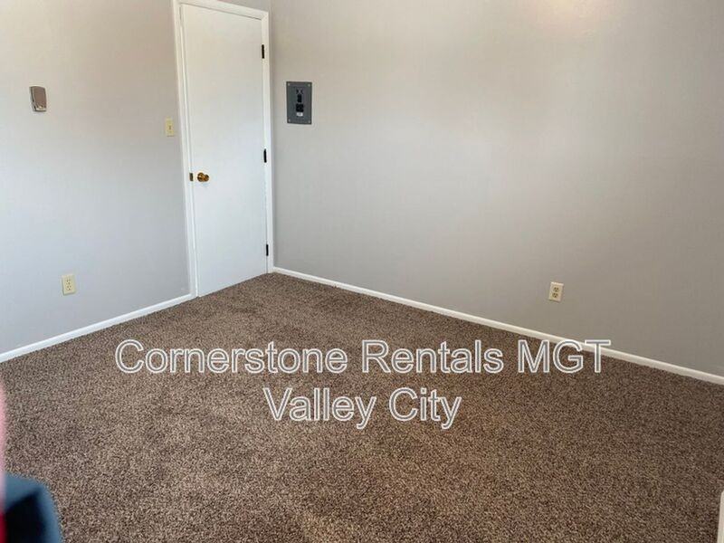 827 3rd St Sw - Photo 7 of 11