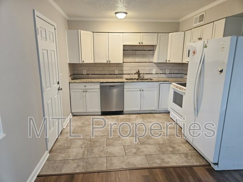 1248 Grove Park Ln - Photo 2 of 13