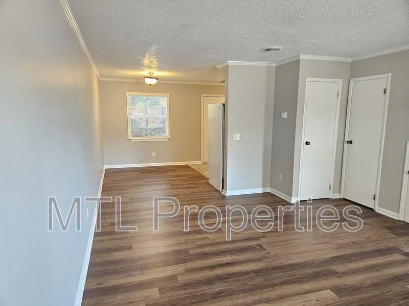 1248 Grove Park Ln - Photo 3 of 13