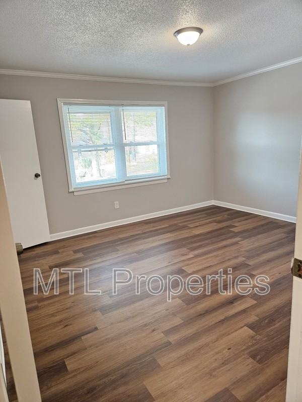 1248 Grove Park Ln - Photo 6 of 13