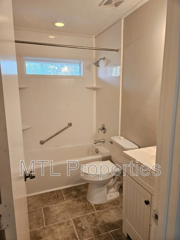 1248 Grove Park Ln - Photo 7 of 13