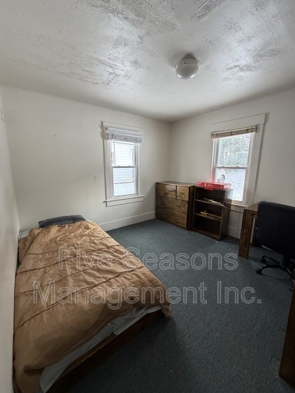 366 Riverside Ave - Photo 5 of 16