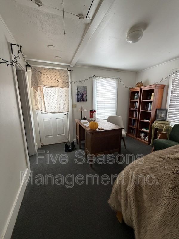 366 Riverside Ave - Photo 6 of 16
