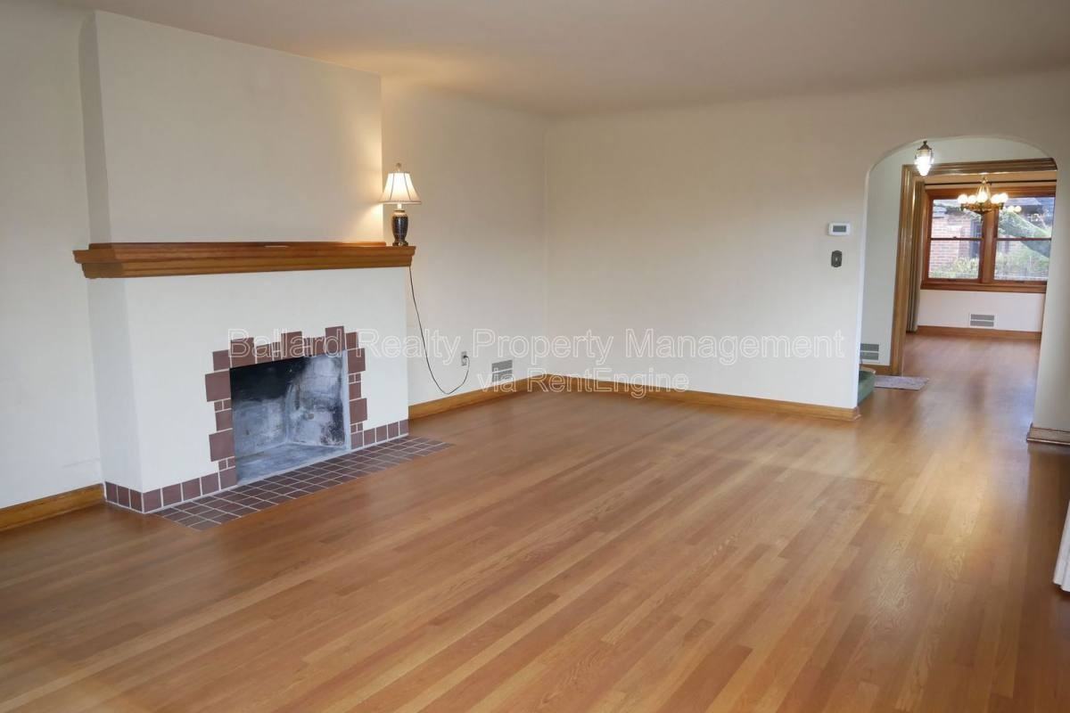 1403 2nd Ave N - Photo 6 of 10