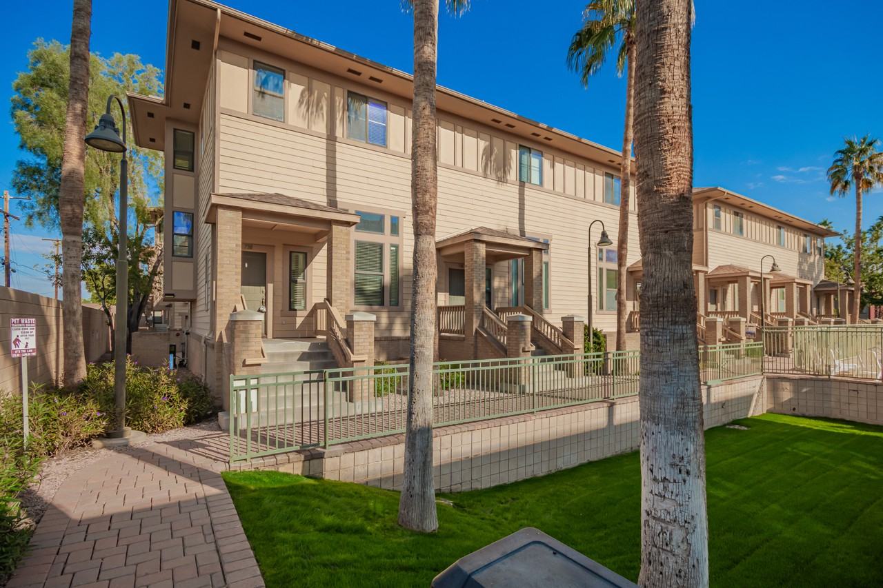 738 S Beck Ave - Photo 2 of 30