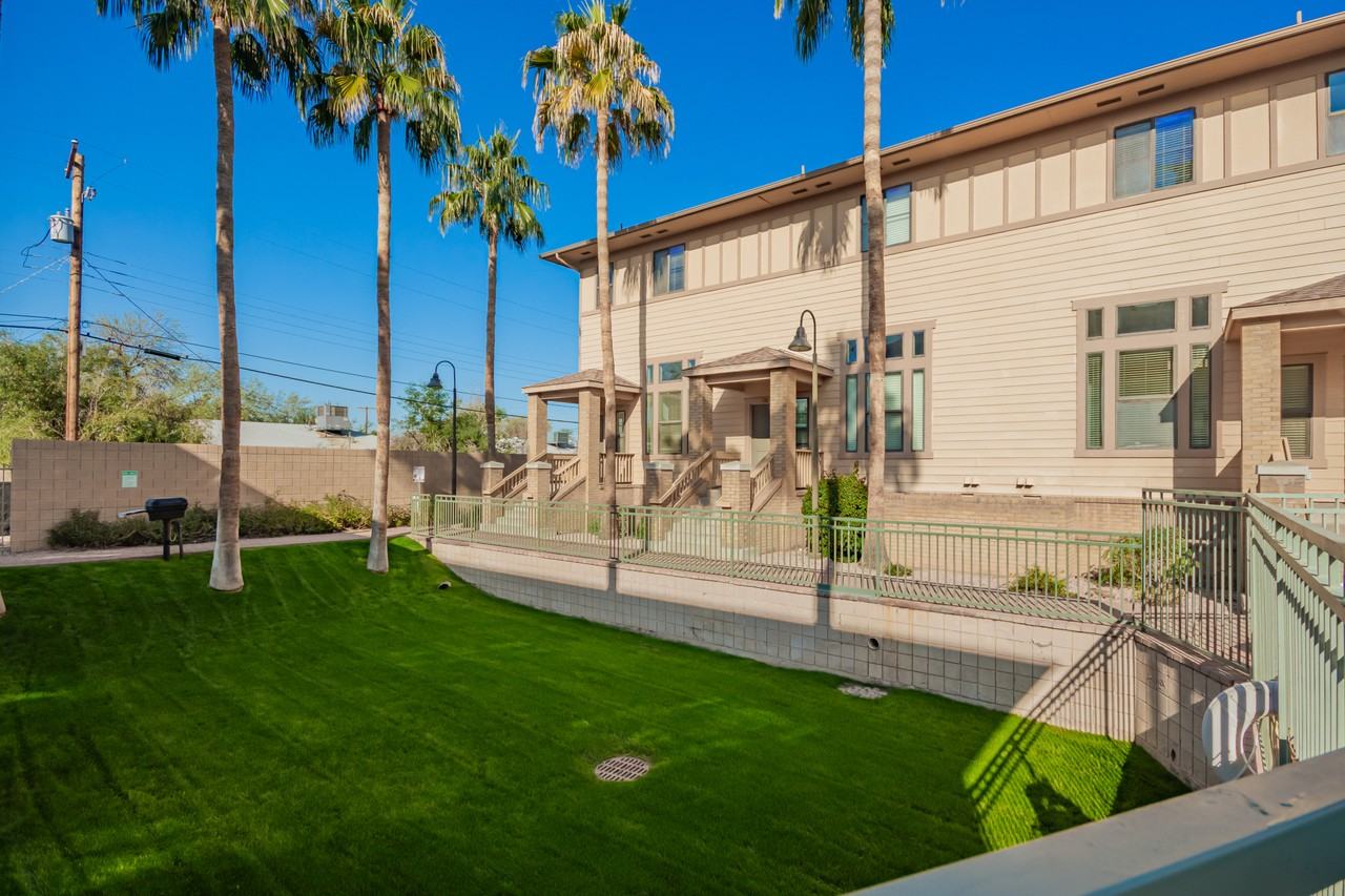 738 S Beck Ave - Photo 3 of 30