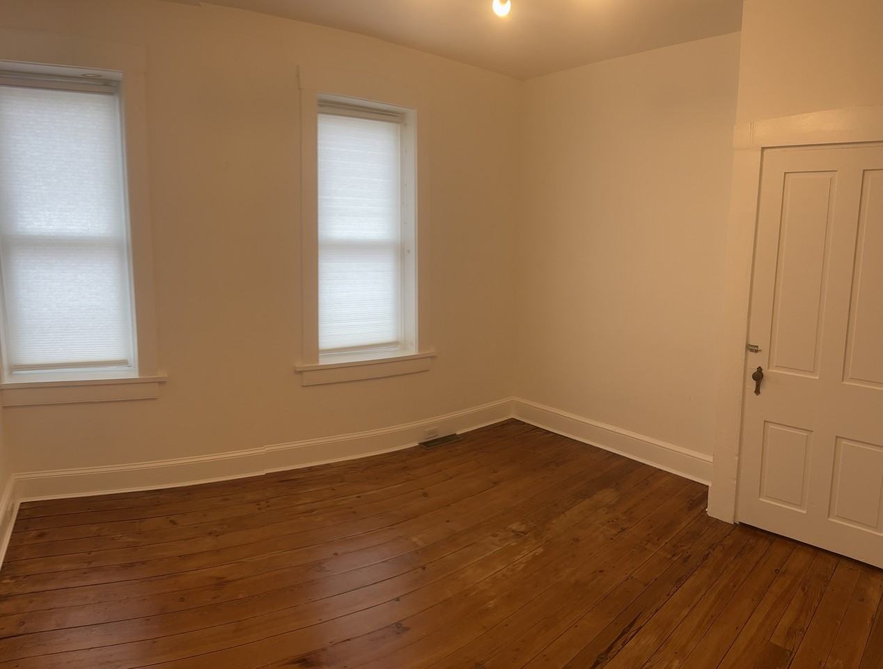 323 South Prince Street - Photo 5 of 19