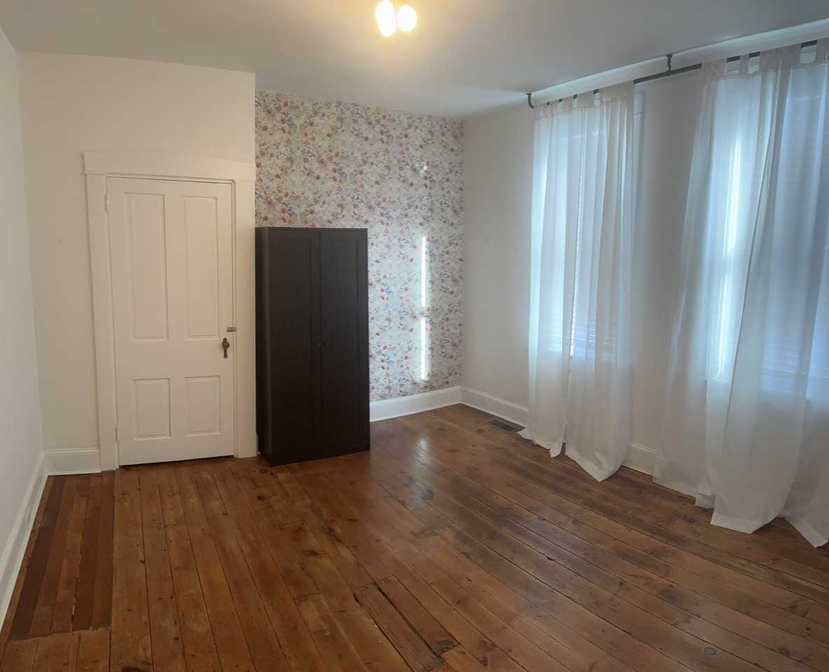 323 South Prince Street - Photo 7 of 19