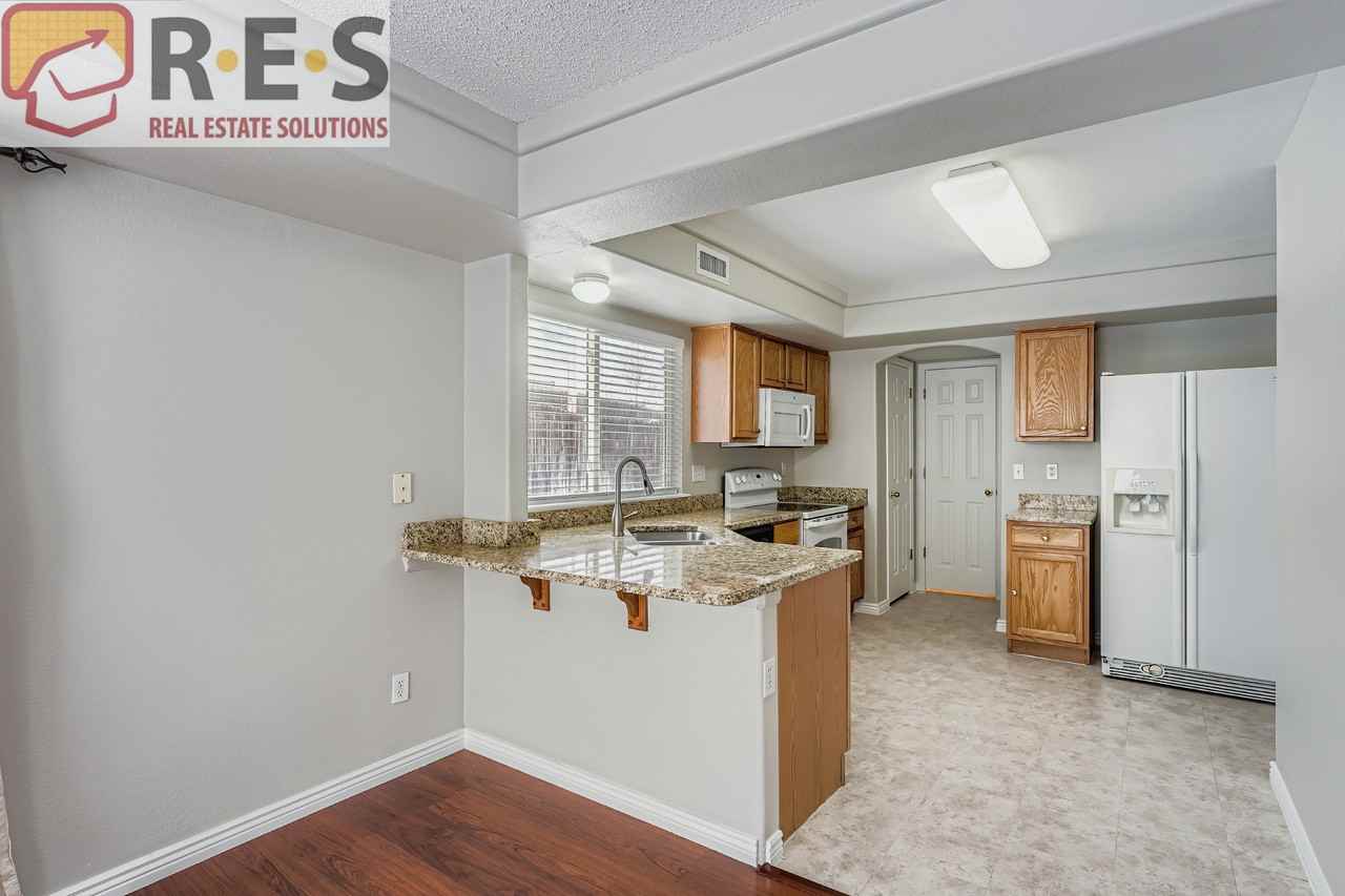 3881 Orleans St - Photo 5 of 21