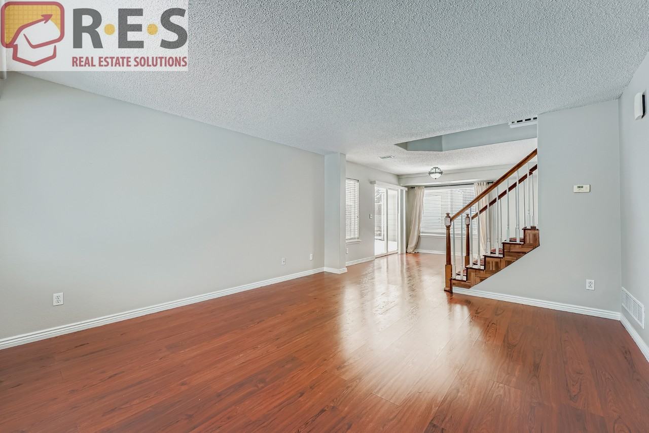 3881 Orleans St - Photo 7 of 21