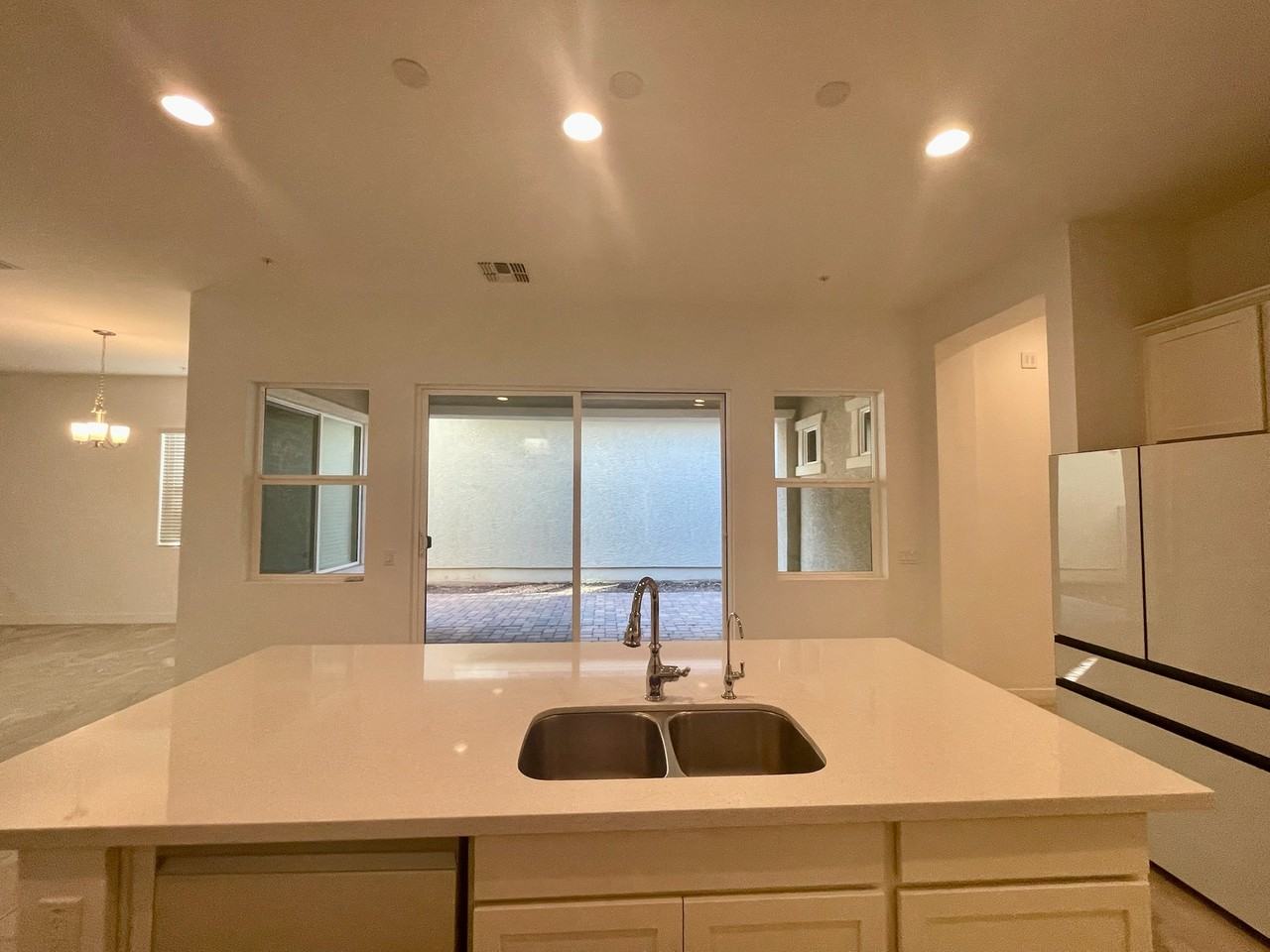 21062 West Sunrise Lane - Photo 4 of 42