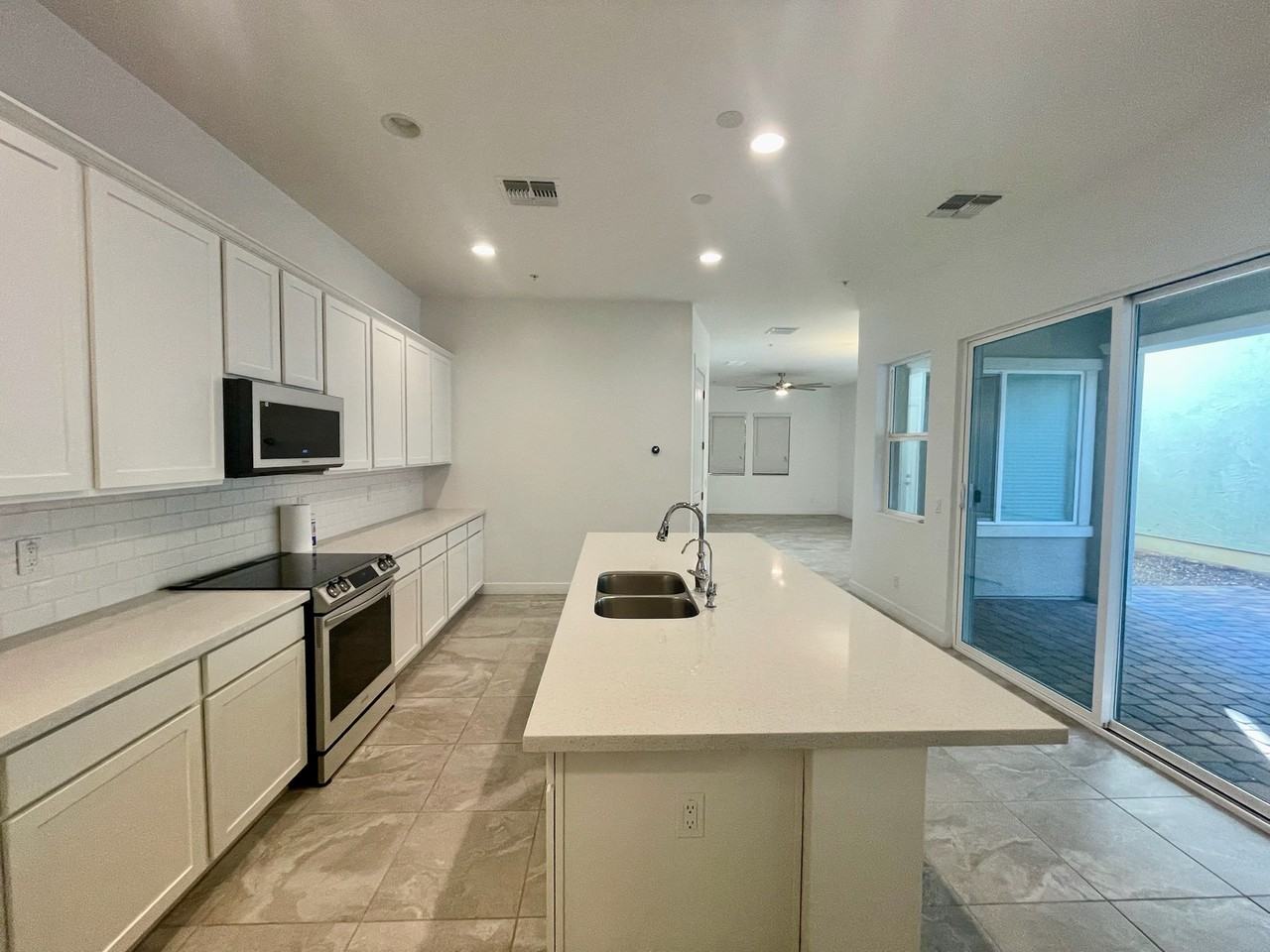 21062 West Sunrise Lane - Photo 5 of 42