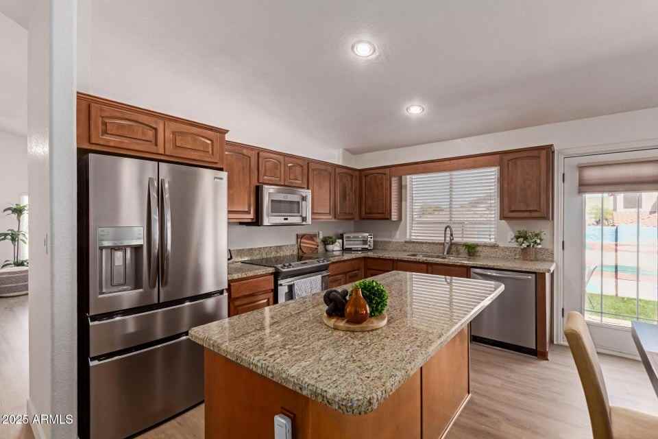 1033 E Mountain Vista Dr - Photo 5 of 20