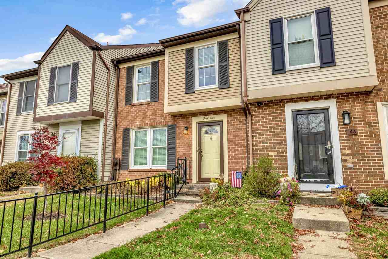 44 Robin Ridge Court - Photo 3 of 24