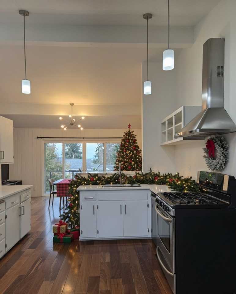 6006 S Ryan St - Photo 3 of 30