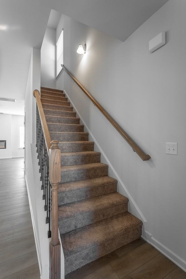 8836 Meadowvale Ct - Photo 4 of 50