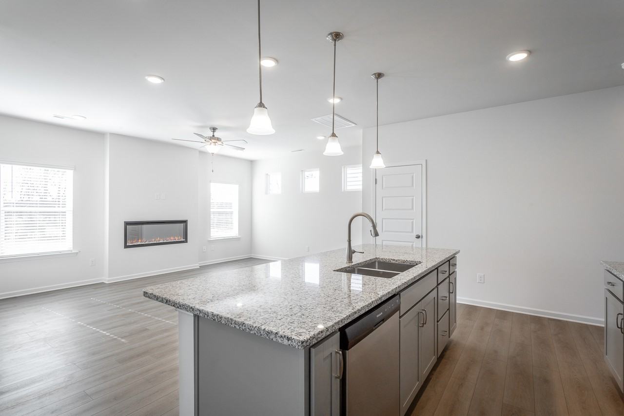 8836 Meadowvale Ct - Photo 6 of 50