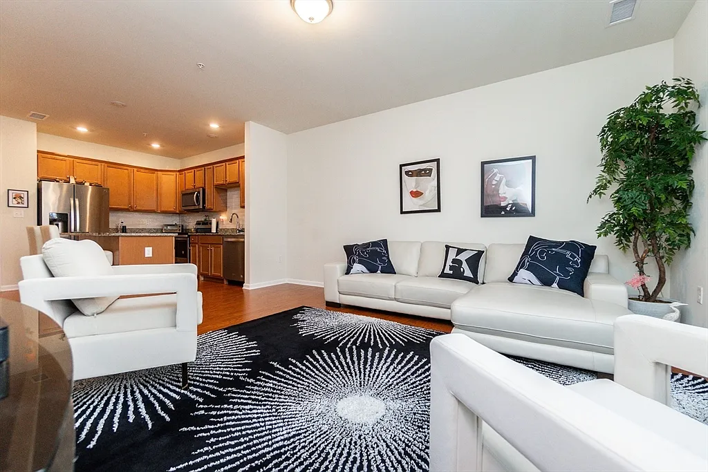 200 Martins Landing - Photo 3 of 14