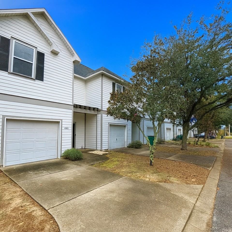 485 Westgate Way - Photo 2 of 39