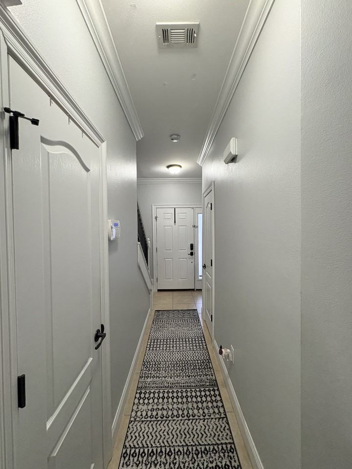 485 Westgate Way - Photo 3 of 39