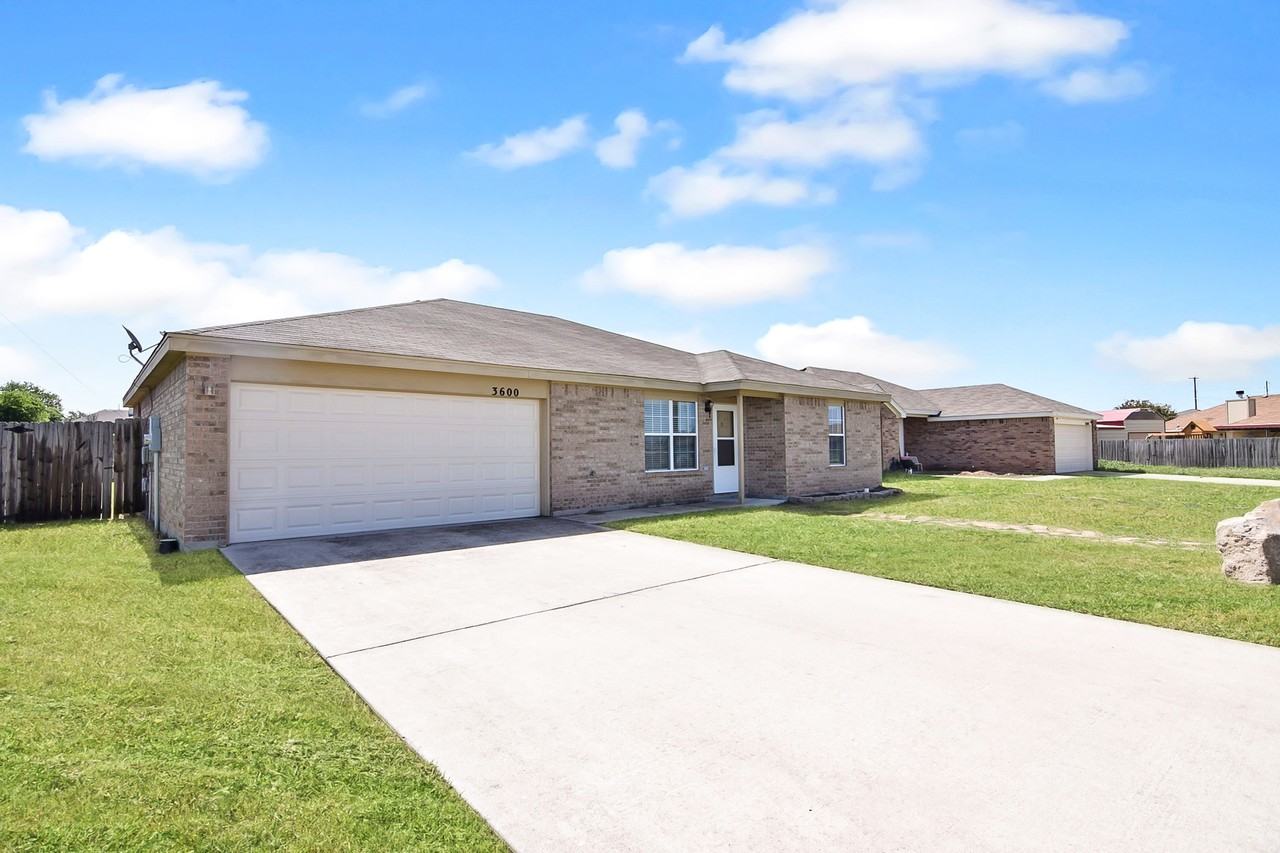 3600 Ennis Drive - Photo 3 of 21