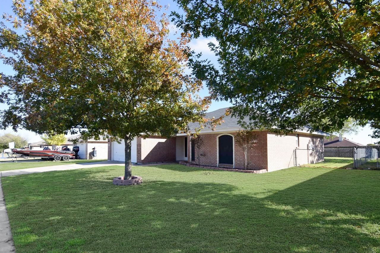 4602 Fawn Dr - Photo 3 of 18