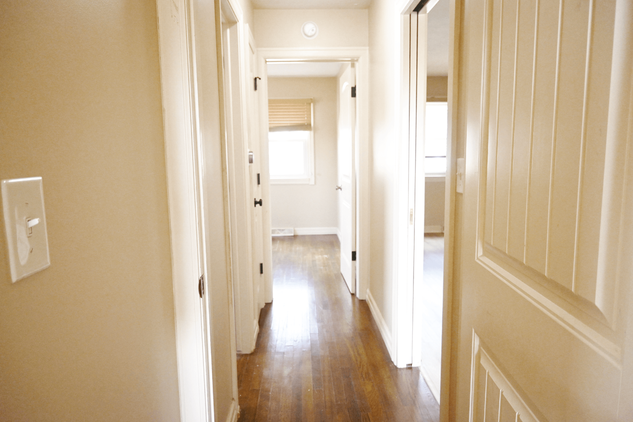 Square 131 - 4860 - 5 Plex - Photo 5 of 10