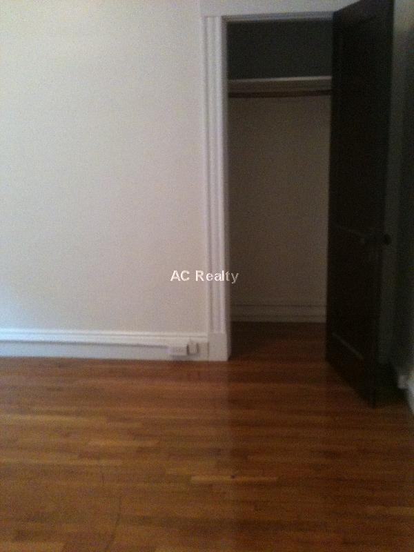 1719 Washington St #202 - Photo 2 of 5