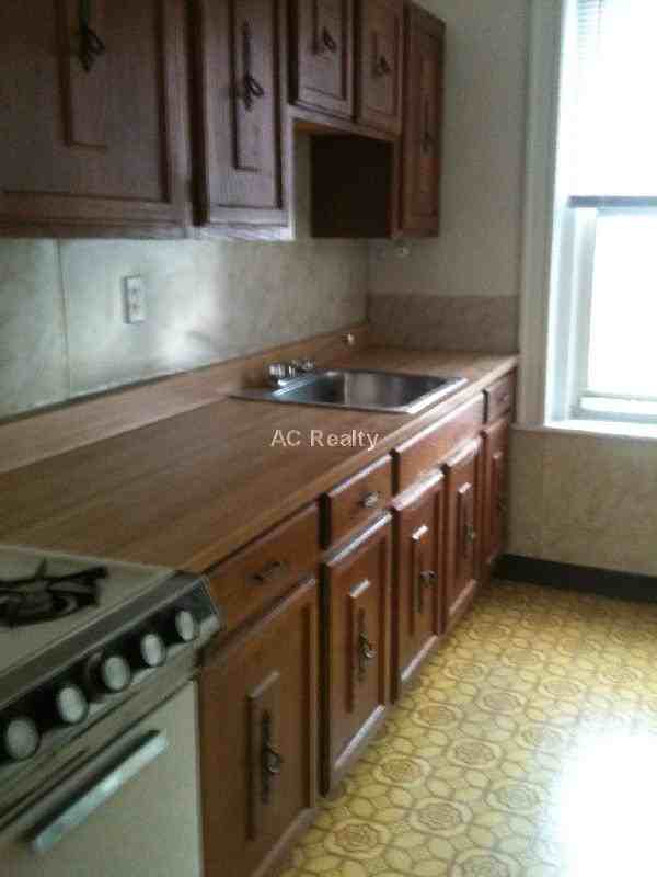 1719 Washington St #202 - Photo 4 of 5