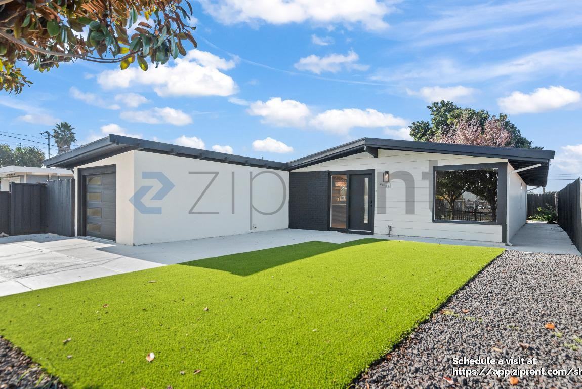 28023 Tampa Ave - Photo 4 of 32