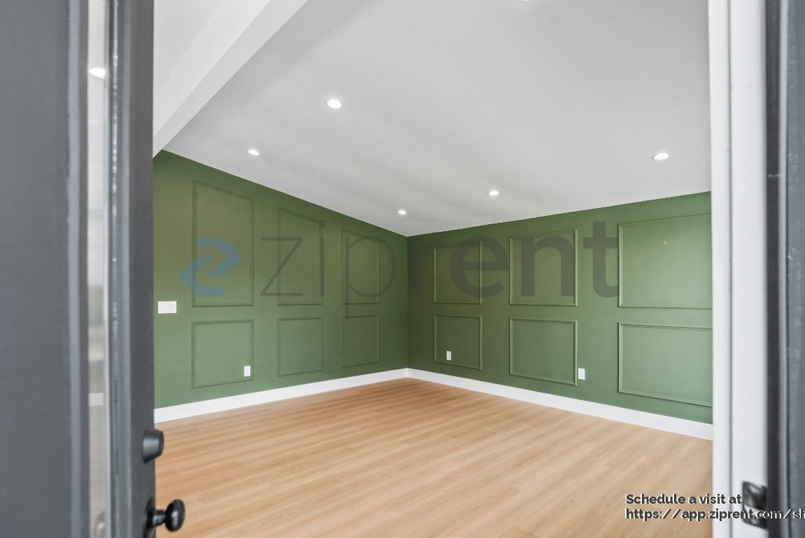 28023 Tampa Ave - Photo 6 of 32