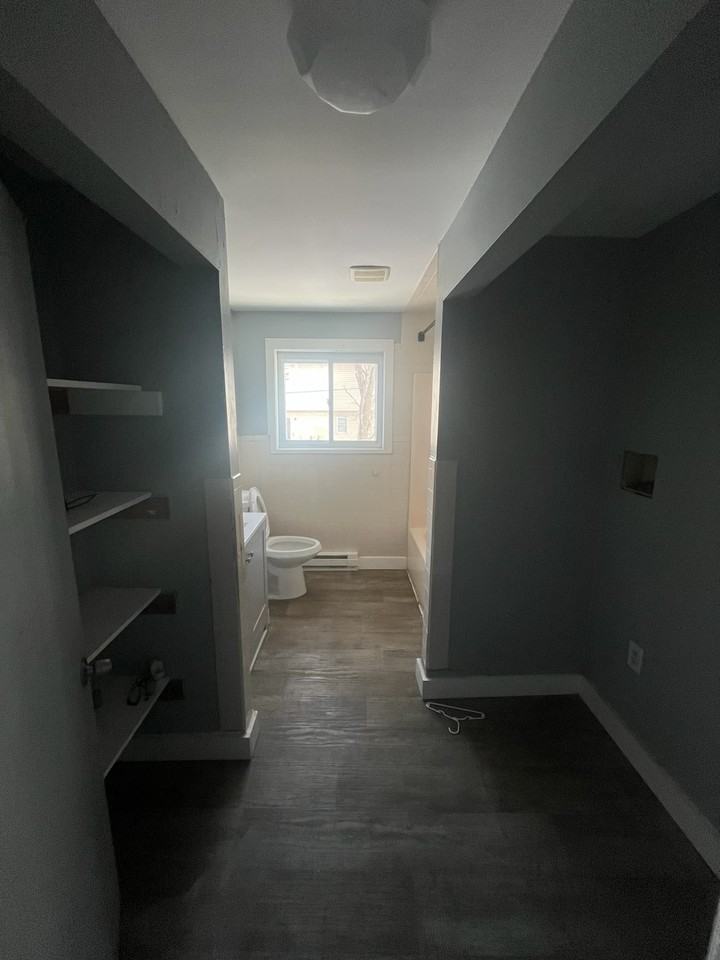 Elizabeth St #8 - Photo 3 of 5
