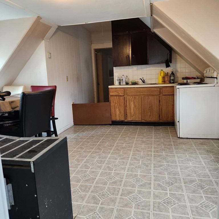 213 Lincoln Street #3 - Photo 7 of 8