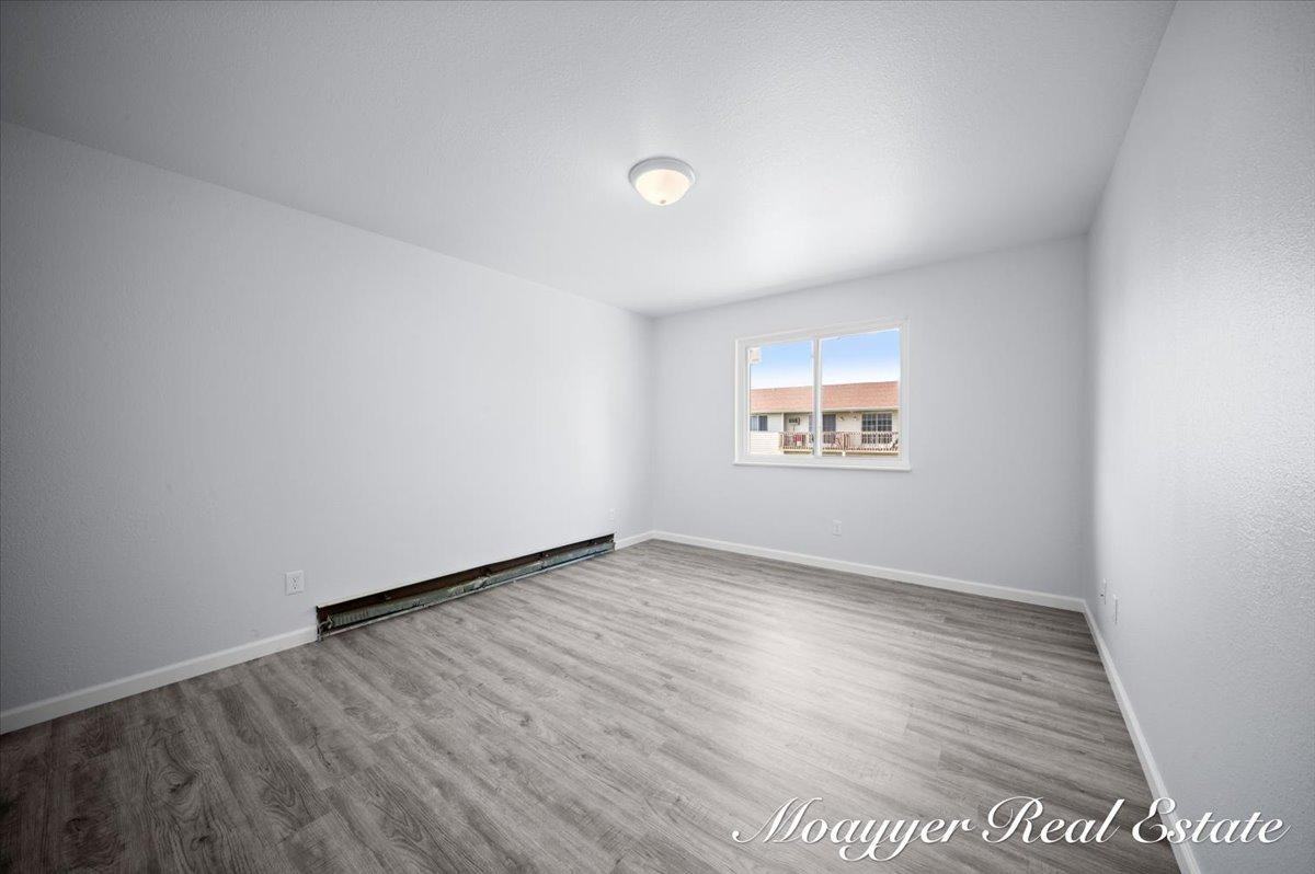 1041 Abbey Ct - Photo 6 of 10