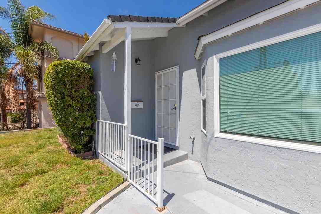 4804 Iroquois Ave - Photo 6 of 20