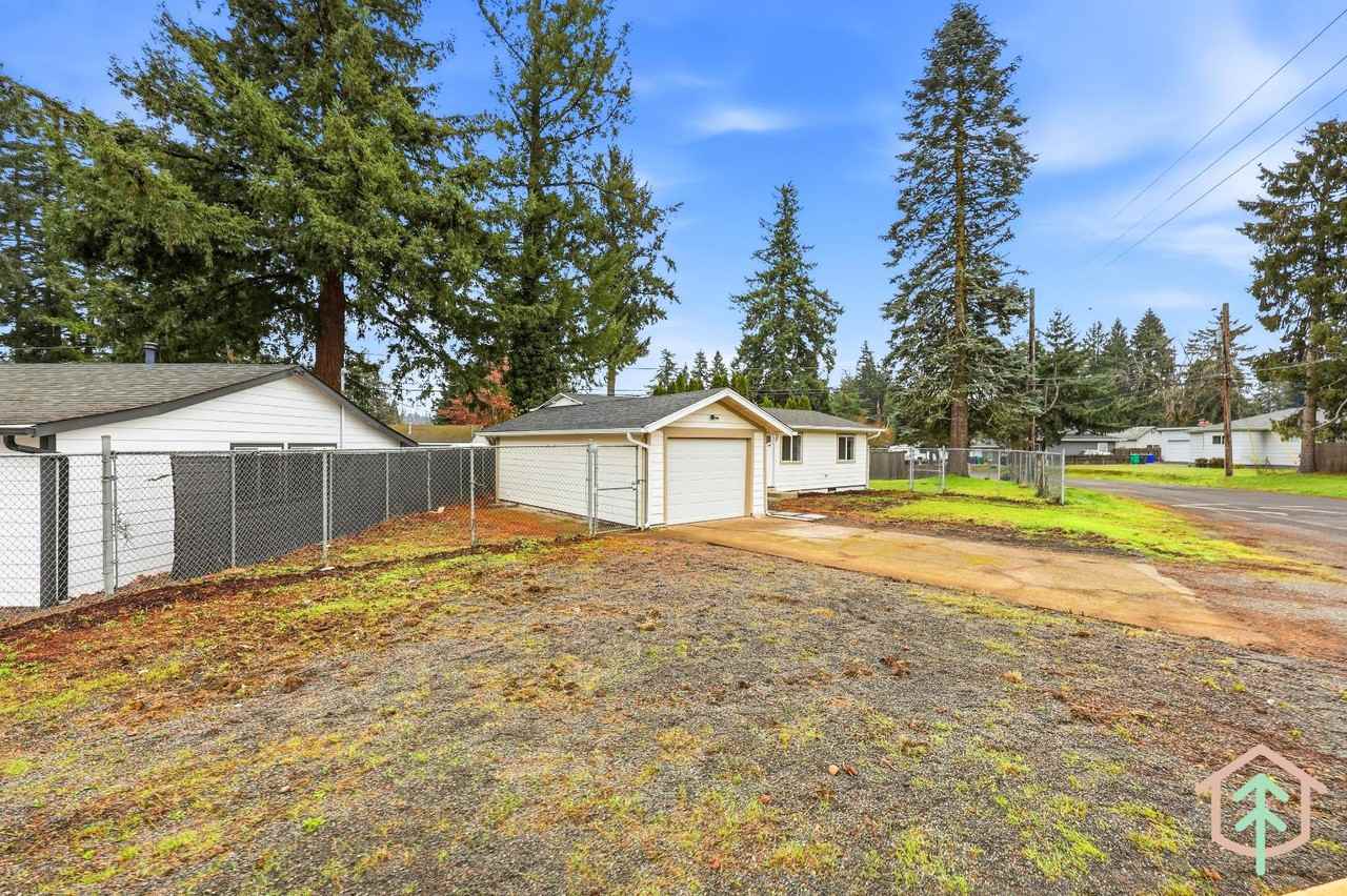 2004 Se 143rd Ave - Photo 6 of 20