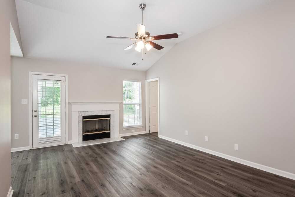 11518 Larix Dr - Photo 3 of 16