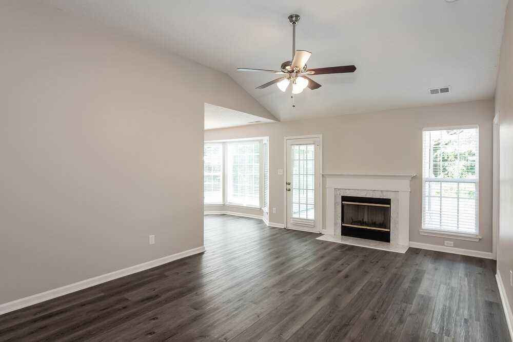 11518 Larix Dr - Photo 4 of 16