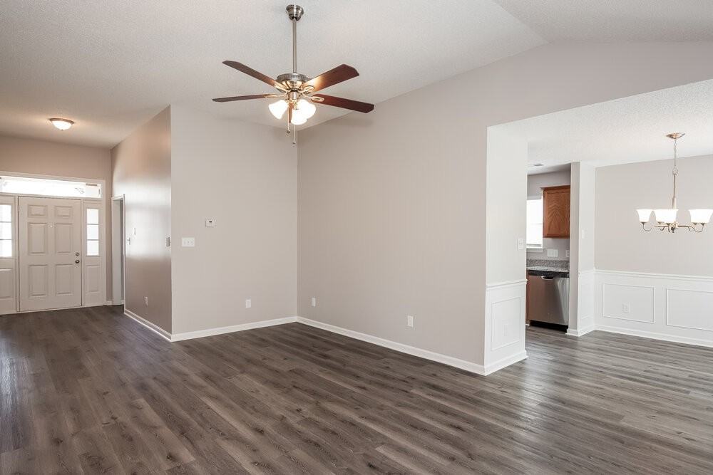 11518 Larix Dr - Photo 5 of 16