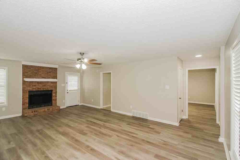 6931 Hillshire Dr - Photo 4 of 17