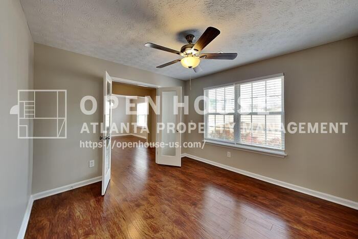 7550 Springmill Ct - Photo 7 of 26